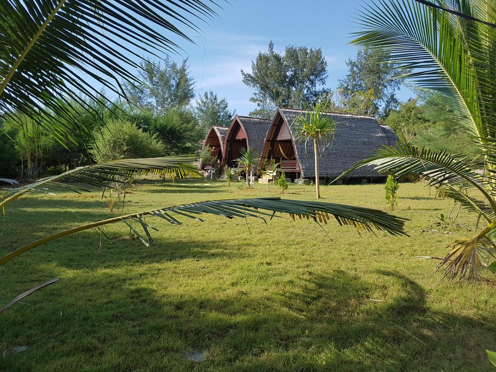 Sasak Island Bungalows Гили Мено Екстериор снимка